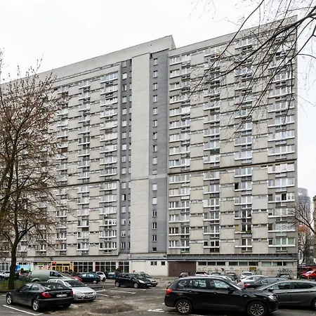Frey Homes City Center Zelazna דירה